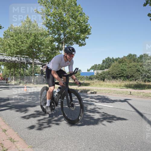 09.08.2026 - GEWOBA Citytriathlon Bremen Michael Burmester http://msf.ph/oto/9956571 09.08.2026 12:46:21 Radfahren 575, 746, 835, 917, 958, 1002 meine-sportfotos.de