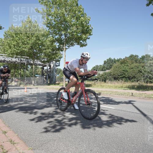 09.08.2026 - GEWOBA Citytriathlon Bremen Michael Burmester http://msf.ph/oto/9956649 09.08.2026 12:48:32 Radfahren 544, 561, 605, 613, 645, 677, 769, 795, 822 meine-sportfotos.de