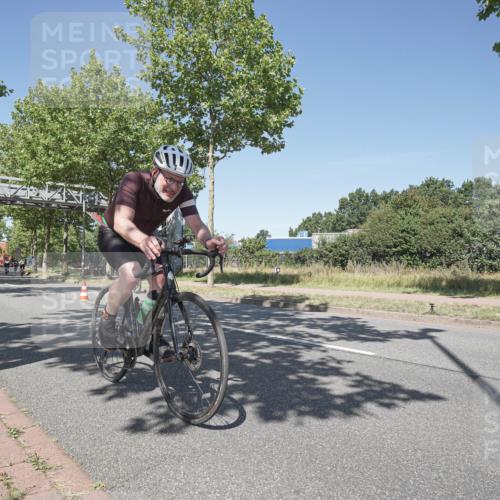 09.08.2026 - GEWOBA Citytriathlon Bremen Michael Burmester http://msf.ph/oto/9956659 09.08.2026 12:48:45 Radfahren 544, 561, 645, 685, 795, 824, 882, 959 meine-sportfotos.de
