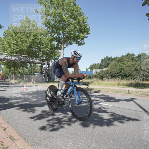 09.08.2026 - GEWOBA Citytriathlon Bremen Michael Burmester http://msf.ph/oto/9956824 09.08.2026 12:53:08 Radfahren 555, 600, 604, 748, 855, 920, 921, 1129 meine-sportfotos.de