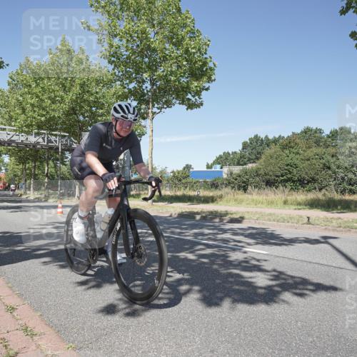 09.08.2026 - GEWOBA Citytriathlon Bremen Michael Burmester http://msf.ph/oto/9956946 09.08.2026 12:55:59 Radfahren 564, 612, 667, 763, 783, 810, 897, 1005, 1146, 1156 meine-sportfotos.de