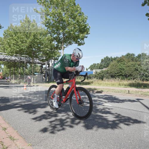 09.08.2026 - GEWOBA Citytriathlon Bremen Michael Burmester http://msf.ph/oto/9957025 09.08.2026 12:57:47 Radfahren 627, 707, 711, 809, 888, 919, 954, 1136, 1153 meine-sportfotos.de