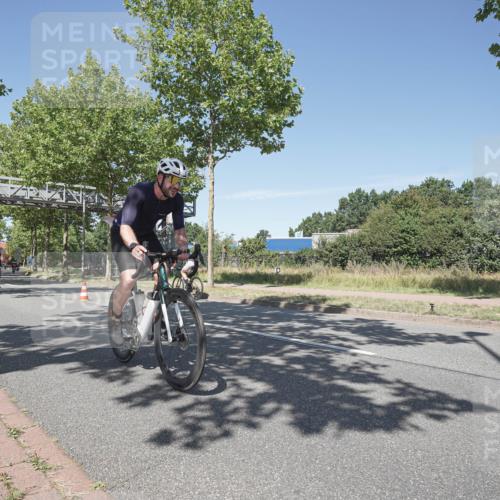 09.08.2026 - GEWOBA Citytriathlon Bremen Michael Burmester http://msf.ph/oto/9957080 09.08.2026 12:59:41 Radfahren 635, 658, 712, 800, 817, 923, 951 meine-sportfotos.de