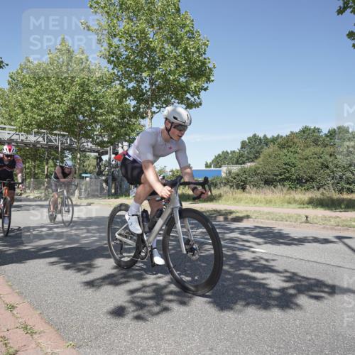09.08.2026 - GEWOBA Citytriathlon Bremen Michael Burmester http://msf.ph/oto/9957154 09.08.2026 13:01:22 Radfahren 551, 556, 643, 666, 714, 782, 797, 801, 854, 878, 1140 meine-sportfotos.de