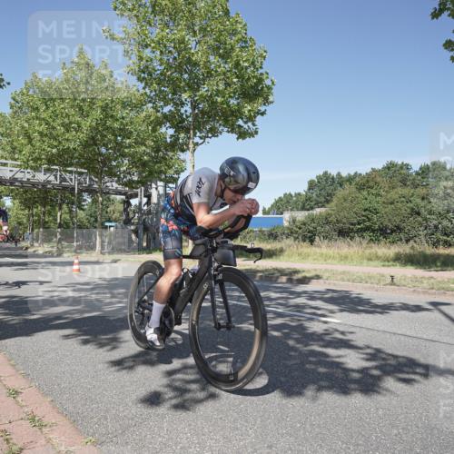09.08.2026 - GEWOBA Citytriathlon Bremen Michael Burmester http://msf.ph/oto/9957158 09.08.2026 13:01:30 Radfahren 551, 556, 631, 666, 669, 690, 714, 775, 801, 854, 859, 862, 878, 991, 1140 meine-sportfotos.de