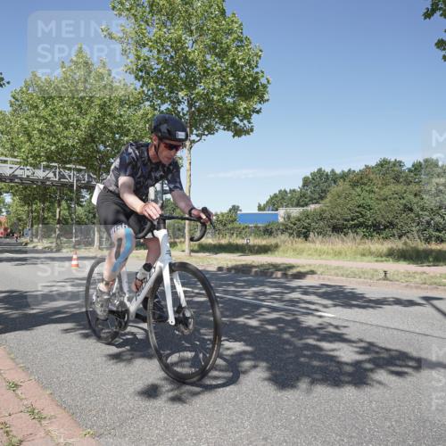 09.08.2026 - GEWOBA Citytriathlon Bremen Michael Burmester http://msf.ph/oto/9957159 09.08.2026 13:01:30 Radfahren 551, 556, 631, 666, 669, 690, 714, 775, 801, 854, 859, 862, 878, 991, 1140 meine-sportfotos.de