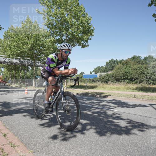 09.08.2026 - GEWOBA Citytriathlon Bremen Michael Burmester http://msf.ph/oto/9957204 09.08.2026 13:02:27 Radfahren 614, 632, 676, 723, 791, 873, 966, 1007, 1011 meine-sportfotos.de