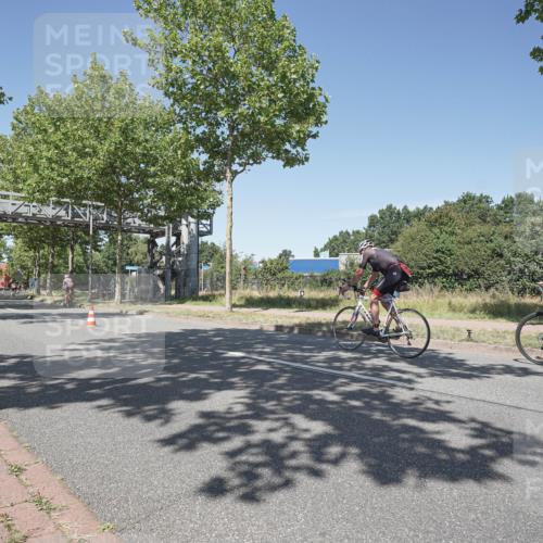 09.08.2026 - GEWOBA Citytriathlon Bremen Michael Burmester http://msf.ph/oto/9957393 09.08.2026 13:07:56 Radfahren 590, 648, 688, 932, 1150 meine-sportfotos.de