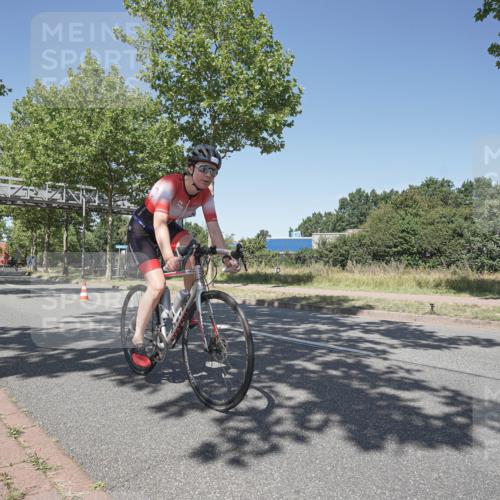 09.08.2026 - GEWOBA Citytriathlon Bremen Michael Burmester http://msf.ph/oto/9957450 09.08.2026 13:09:46 Radfahren 822, 877, 914, 946, 947, 963, 1009, 1013, 1129, 1141 meine-sportfotos.de