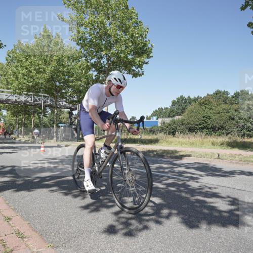 09.08.2026 - GEWOBA Citytriathlon Bremen Michael Burmester http://msf.ph/oto/9957501 09.08.2026 13:11:05 Radfahren 555, 596, 600, 615, 679, 749, 750, 794, 884, 964, 993 meine-sportfotos.de