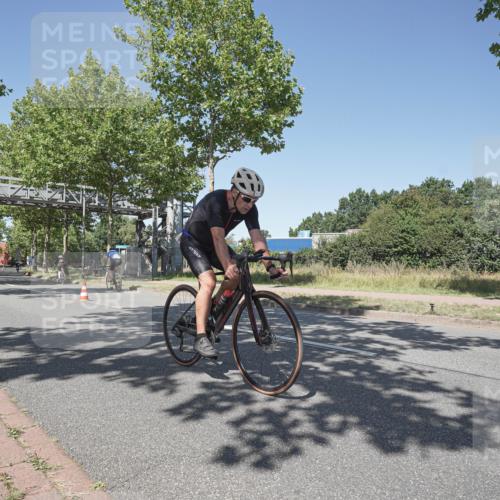 09.08.2026 - GEWOBA Citytriathlon Bremen Michael Burmester http://msf.ph/oto/9957546 09.08.2026 13:12:15 Radfahren 636, 638, 745, 758, 781, 812, 848, 935, 1015 meine-sportfotos.de