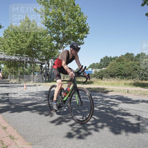 09.08.2026 - GEWOBA Citytriathlon Bremen Michael Burmester http://msf.ph/oto/9957558 09.08.2026 13:12:27 Radfahren 552, 636, 638, 744, 745, 758, 781, 816, 846, 861, 864, 895, 909, 911, 935, 981, 1015, 1019, 1111 meine-sportfotos.de