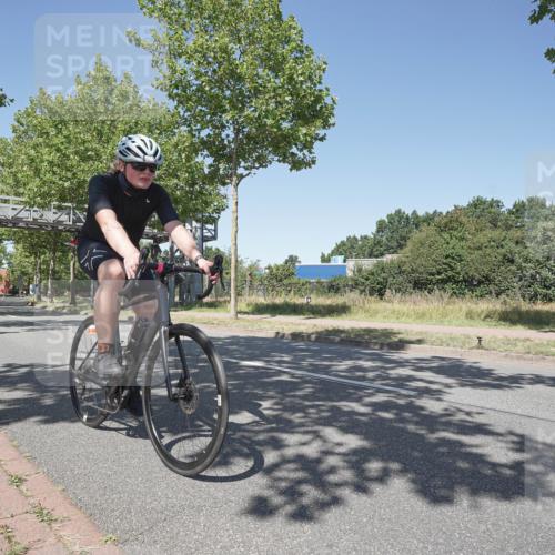 09.08.2026 - GEWOBA Citytriathlon Bremen Michael Burmester http://msf.ph/oto/9957560 09.08.2026 13:12:29 Radfahren 552, 636, 638, 744, 745, 758, 816, 846, 861, 864, 895, 909, 911, 935, 981, 1015, 1019, 1111 meine-sportfotos.de