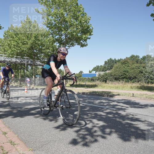 09.08.2026 - GEWOBA Citytriathlon Bremen Michael Burmester http://msf.ph/oto/9957634 09.08.2026 13:15:31 Radfahren 673, 727, 834, 844, 918, 1113 meine-sportfotos.de