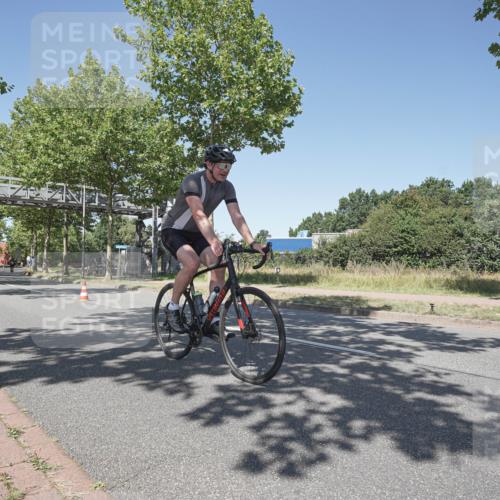09.08.2026 - GEWOBA Citytriathlon Bremen Michael Burmester http://msf.ph/oto/9957655 09.08.2026 13:16:35 Radfahren 733, 780, 886, 976, 998 meine-sportfotos.de