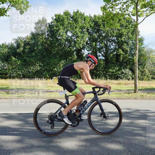 09.08.2026 - GEWOBA Citytriathlon Bremen Michael Burmester http://msf.ph/oto/9957675 09.08.2026 10:18:01 Radfahren 282, 285 meine-sportfotos.de
