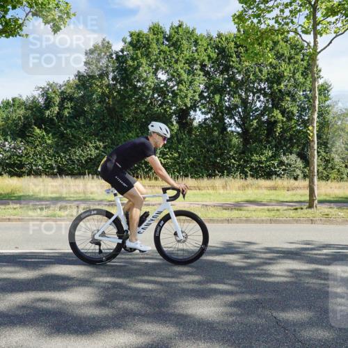 09.08.2026 - GEWOBA Citytriathlon Bremen Michael Burmester http://msf.ph/oto/9957697 09.08.2026 10:22:43 Radfahren 310 meine-sportfotos.de