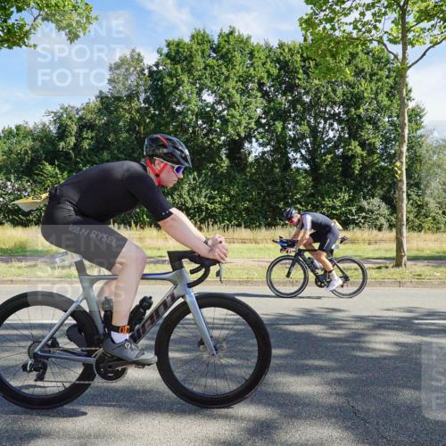 09.08.2026 - GEWOBA Citytriathlon Bremen Michael Burmester http://msf.ph/oto/9957749 09.08.2026 10:26:18 Radfahren 293, 318, 378, 398 meine-sportfotos.de