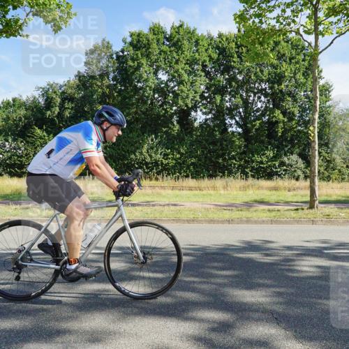 09.08.2026 - GEWOBA Citytriathlon Bremen Michael Burmester http://msf.ph/oto/9957809 09.08.2026 10:28:49 Radfahren 356, 369, 394, 465, 517, 519 meine-sportfotos.de