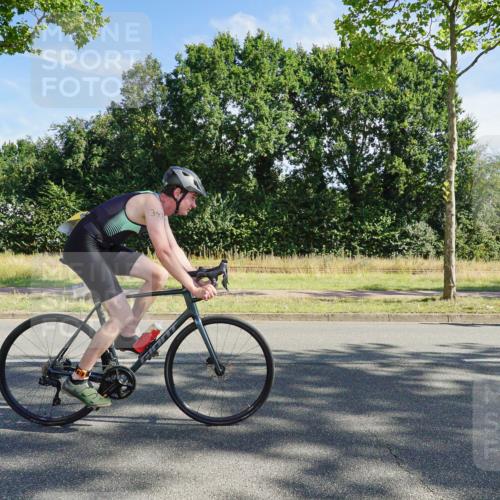 09.08.2026 - GEWOBA Citytriathlon Bremen Michael Burmester http://msf.ph/oto/9957822 09.08.2026 10:29:05 Radfahren 325, 343, 392, 437, 517, 519 meine-sportfotos.de