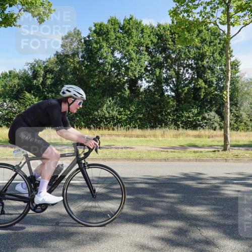 09.08.2026 - GEWOBA Citytriathlon Bremen Michael Burmester http://msf.ph/oto/9957923 09.08.2026 10:32:00 Radfahren 25, 337, 344, 481, 482, 500 meine-sportfotos.de