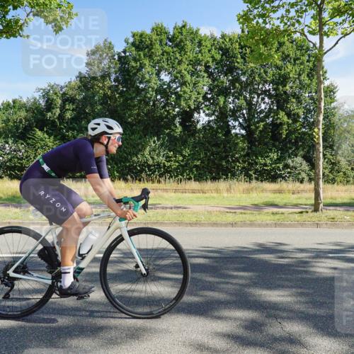 09.08.2026 - GEWOBA Citytriathlon Bremen Michael Burmester http://msf.ph/oto/9957924 09.08.2026 10:32:01 Radfahren 25, 337, 481, 482, 500 meine-sportfotos.de