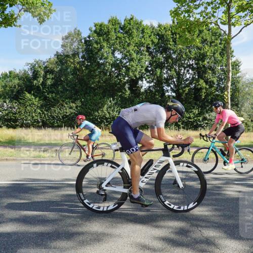 09.08.2026 - GEWOBA Citytriathlon Bremen Michael Burmester http://msf.ph/oto/9957934 09.08.2026 10:32:15 Radfahren 239, 249, 445, 456, 500 meine-sportfotos.de