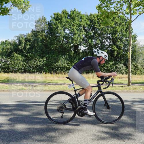 09.08.2026 - GEWOBA Citytriathlon Bremen Michael Burmester http://msf.ph/oto/9958123 09.08.2026 10:36:23 Radfahren 21, 23, 135, 139, 179, 211, 233, 460, 530 meine-sportfotos.de