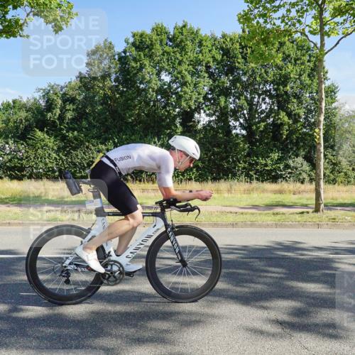09.08.2026 - GEWOBA Citytriathlon Bremen Michael Burmester http://msf.ph/oto/9958193 09.08.2026 10:38:50 Radfahren 73, 351, 512, 525 meine-sportfotos.de