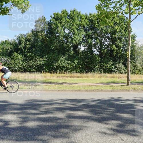 09.08.2026 - GEWOBA Citytriathlon Bremen Michael Burmester http://msf.ph/oto/9958200 09.08.2026 10:39:06 Radfahren 73, 81, 420, 525 meine-sportfotos.de
