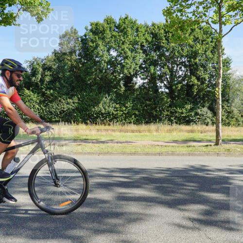09.08.2026 - GEWOBA Citytriathlon Bremen Michael Burmester http://msf.ph/oto/9958213 09.08.2026 10:39:38 Radfahren 9, 227, 245, 469, 499 meine-sportfotos.de