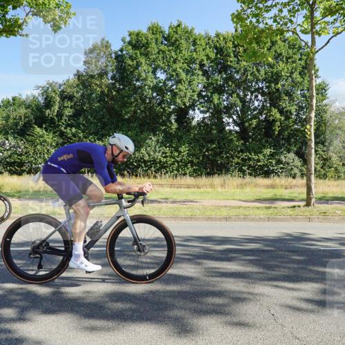 09.08.2026 - GEWOBA Citytriathlon Bremen Michael Burmester http://msf.ph/oto/9958360 09.08.2026 10:46:15 Radfahren 325, 328, 332, 343, 364, 366, 379, 407, 408, 502 meine-sportfotos.de