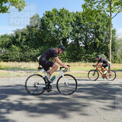 09.08.2026 - GEWOBA Citytriathlon Bremen Michael Burmester http://msf.ph/oto/9958365 09.08.2026 10:46:19 Radfahren 325, 328, 332, 343, 364, 366, 379, 408, 502 meine-sportfotos.de