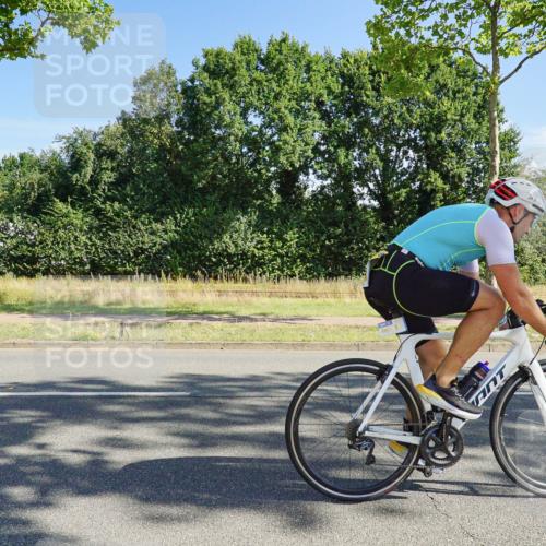 09.08.2026 - GEWOBA Citytriathlon Bremen Michael Burmester http://msf.ph/oto/9958382 09.08.2026 10:46:55 Radfahren 125, 131, 249, 304, 329, 368, 403, 406 meine-sportfotos.de
