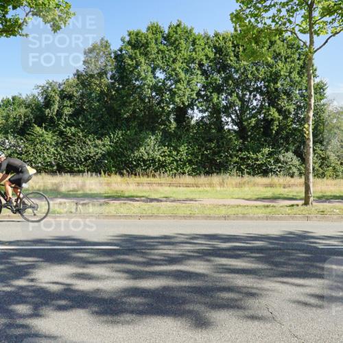 09.08.2026 - GEWOBA Citytriathlon Bremen Michael Burmester http://msf.ph/oto/9958418 09.08.2026 10:48:14 Radfahren 177, 239, 300, 312, 327, 356, 520 meine-sportfotos.de