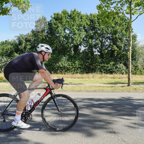 09.08.2026 - GEWOBA Citytriathlon Bremen Michael Burmester http://msf.ph/oto/9958452 09.08.2026 10:49:28 Radfahren 299, 320, 413, 430, 454, 497 meine-sportfotos.de