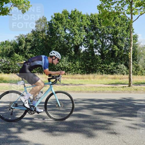09.08.2026 - GEWOBA Citytriathlon Bremen Michael Burmester http://msf.ph/oto/9958457 09.08.2026 10:49:34 Radfahren 299, 320, 413, 454, 508 meine-sportfotos.de