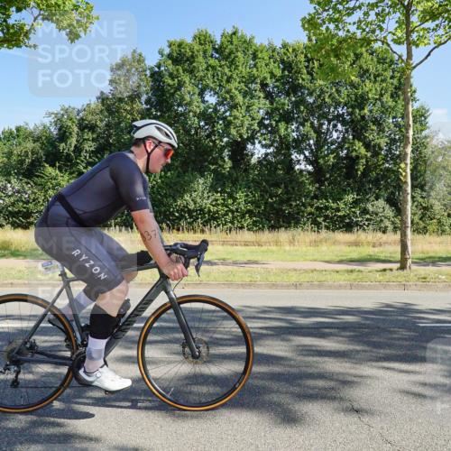 09.08.2026 - GEWOBA Citytriathlon Bremen Michael Burmester http://msf.ph/oto/9958497 09.08.2026 10:50:46 Radfahren 1, 7, 83, 137, 167, 313, 337, 370, 470, 481, 482, 486, 526, 532 meine-sportfotos.de