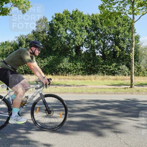 09.08.2026 - GEWOBA Citytriathlon Bremen Michael Burmester http://msf.ph/oto/9958554 09.08.2026 10:52:48 Radfahren 181, 305, 445, 521 meine-sportfotos.de