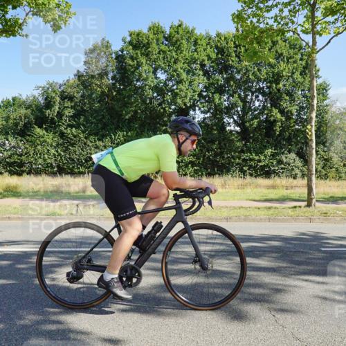 09.08.2026 - GEWOBA Citytriathlon Bremen Michael Burmester http://msf.ph/oto/9958560 09.08.2026 10:53:04 Radfahren 23, 175, 233, 241, 353, 445 meine-sportfotos.de