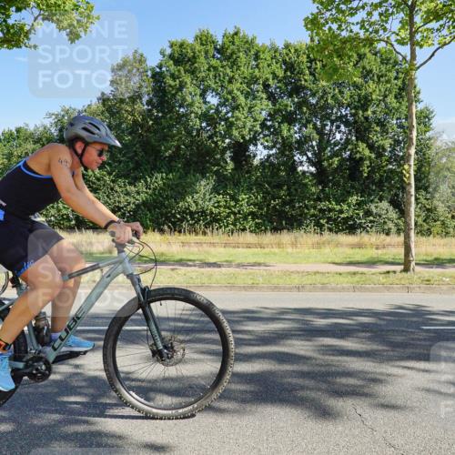 09.08.2026 - GEWOBA Citytriathlon Bremen Michael Burmester http://msf.ph/oto/9958591 09.08.2026 10:53:52 Radfahren 153, 193, 292, 367, 433, 492, 501 meine-sportfotos.de