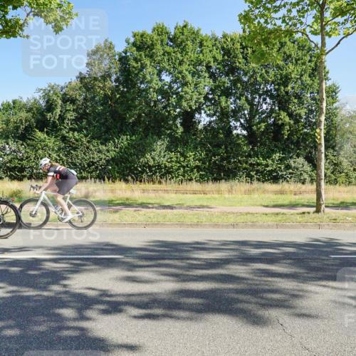 09.08.2026 - GEWOBA Citytriathlon Bremen Michael Burmester http://msf.ph/oto/9958625 09.08.2026 10:55:00 Radfahren 37, 135, 201, 207, 303, 390, 444, 471, 476, 513, 530 meine-sportfotos.de