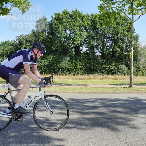 09.08.2026 - GEWOBA Citytriathlon Bremen Michael Burmester http://msf.ph/oto/9958701 09.08.2026 10:57:36 Radfahren 117, 205, 451, 462 meine-sportfotos.de