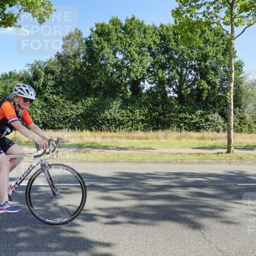 09.08.2026 - GEWOBA Citytriathlon Bremen Michael Burmester http://msf.ph/oto/9958706 09.08.2026 10:57:56 Radfahren 171, 434, 446, 462 meine-sportfotos.de
