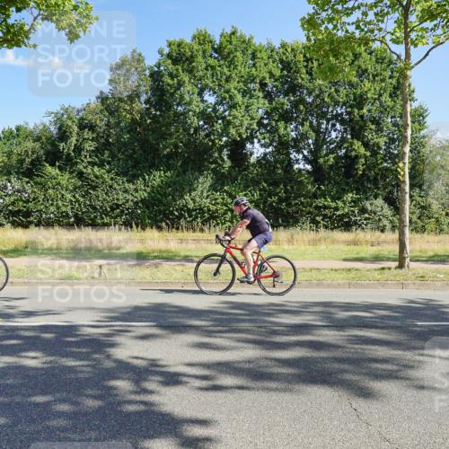 09.08.2026 - GEWOBA Citytriathlon Bremen Michael Burmester http://msf.ph/oto/9958730 09.08.2026 10:59:49 Radfahren 49 meine-sportfotos.de
