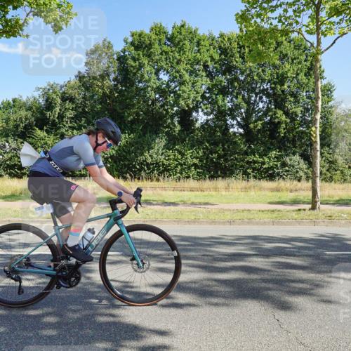 09.08.2026 - GEWOBA Citytriathlon Bremen Michael Burmester http://msf.ph/oto/9958743 09.08.2026 11:00:35 Radfahren 73, 91, 127, 161, 165, 415, 424, 425 meine-sportfotos.de