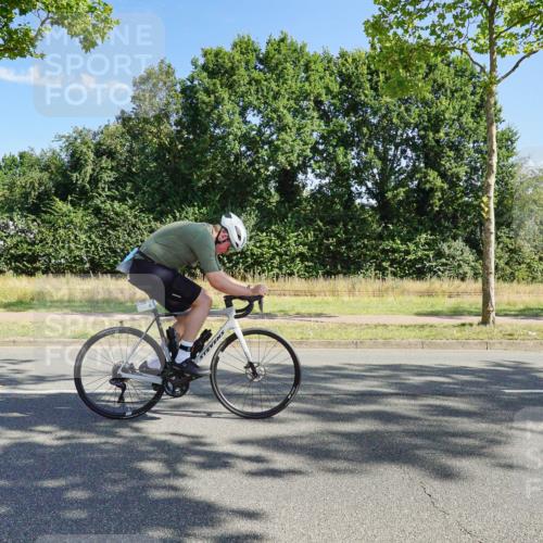 09.08.2026 - GEWOBA Citytriathlon Bremen Michael Burmester http://msf.ph/oto/9958745 09.08.2026 11:00:40 Radfahren 73, 91, 127, 161, 165, 415, 424, 425 meine-sportfotos.de