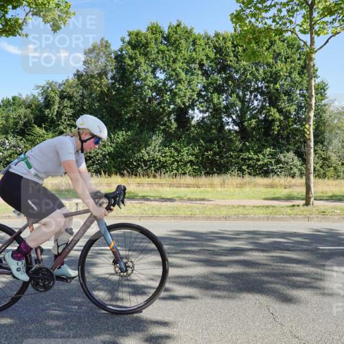 09.08.2026 - GEWOBA Citytriathlon Bremen Michael Burmester http://msf.ph/oto/9958756 09.08.2026 11:01:14 Radfahren 77, 78, 197, 203, 420, 422 meine-sportfotos.de