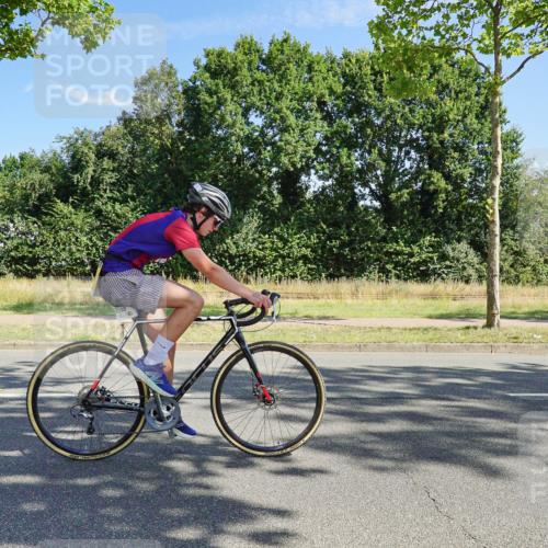09.08.2026 - GEWOBA Citytriathlon Bremen Michael Burmester http://msf.ph/oto/9958777 09.08.2026 11:03:55 Radfahren 525 meine-sportfotos.de