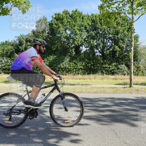 09.08.2026 - GEWOBA Citytriathlon Bremen Michael Burmester http://msf.ph/oto/9958779 09.08.2026 11:04:55 Radfahren 227, 524 meine-sportfotos.de